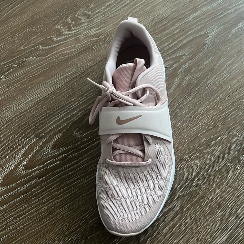 Nike TR-12